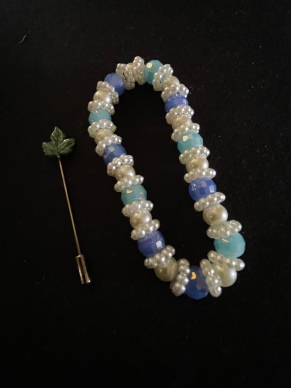 Handmade Blue & Pearl Beaded Bracelet with Leaf Stick Pin